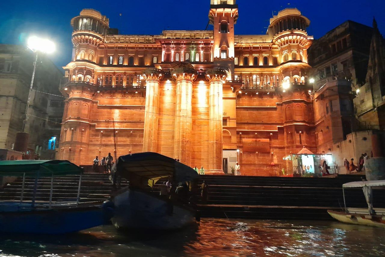 Varanasi: Fragrance, Essential Oil, and Food Walking Tour