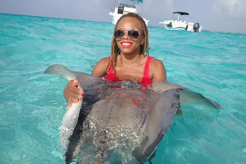 Stingray City & Coral Gardens (2 Stops)