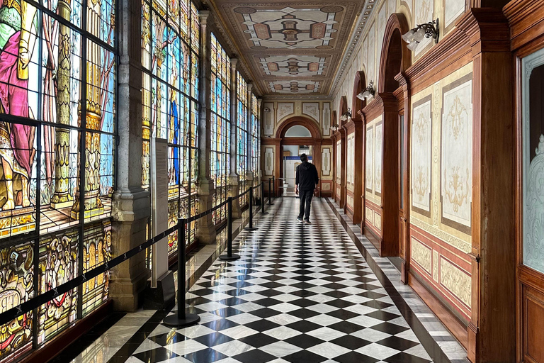 Chapultepec Castle: Private tour with local guide, tickets included Chapultepec Castle: Private Tour with Local Guide and Entrance Fees Included