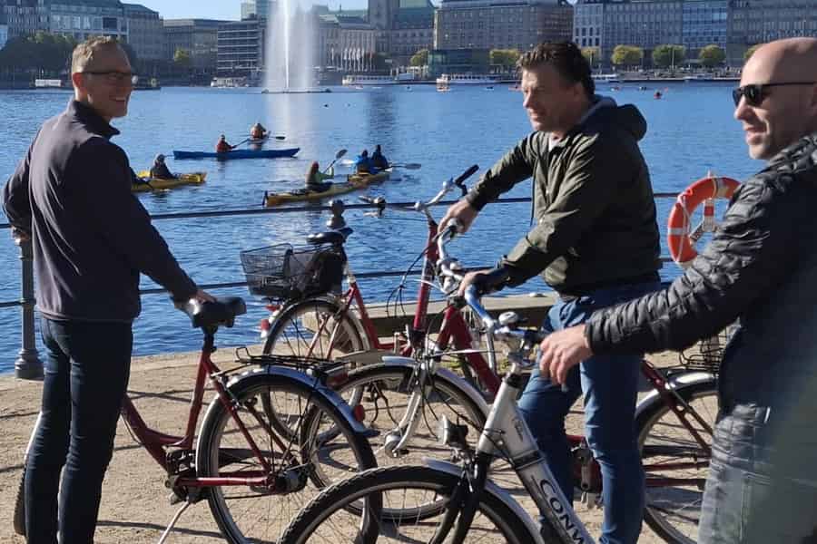 Hamburg: Stadtführung mit dem Fahrrad mit Elbphilharmonie. Foto: GetYourGuide