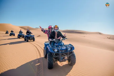Marrakech : Voyage de 3 jours à Fès avec surf des sables et promenade à dos de chameau