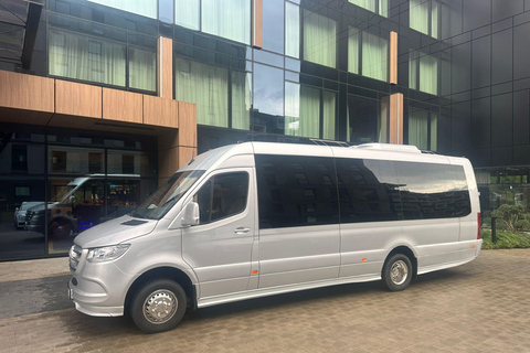 Från Krakow: Transport tur och retur till Auschwitz BirkenauSjälvstyrd guidad tur med broschyr på engelska