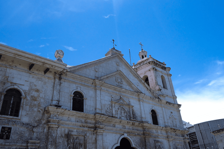 Tour della città di Cebu e Lapu-Lapu con pranzo alla Casa del Lechon