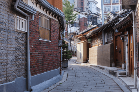 Gyeongbok-gung and Seochon walking tour with coin lunchbox Gyeongbok-gung & Seochon Walking Tour (Hanbok Experience)
