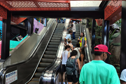 Medellín: Tour durch die Comuna 13, den Botero Park und den Metrocable mit einem lokalen Guide