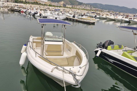 Explore the Amalfi Coast in a day CAYMAN (40 hp, 5.85 m)