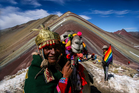 Excursión: Montaña Arco Iris y 7 Lagunas de Ausangate 2 díasExcursión: Montaña de Arco Iris y Ausangate 7 Lagunas 2 dias