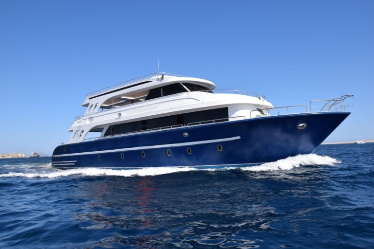 Hurghada: Luxury Private Yacht with optional Lunch & Drinks