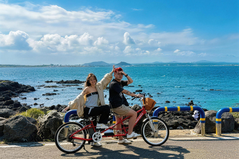 Jeju: Udo Island E-Bike Ride & Insta-Worthy Sea-View Cafe Ultimate Adventure Tour (e-Bike+Speedboat included)