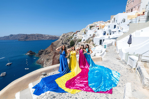 Santorini: il tuo servizio fotografico con l&#039;abito volante ti aspetta1 ora per soli o in coppia