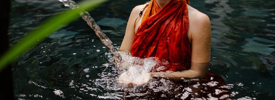Ubud : Tejas Spa Unagi Riverfront Massage & Flower Bath