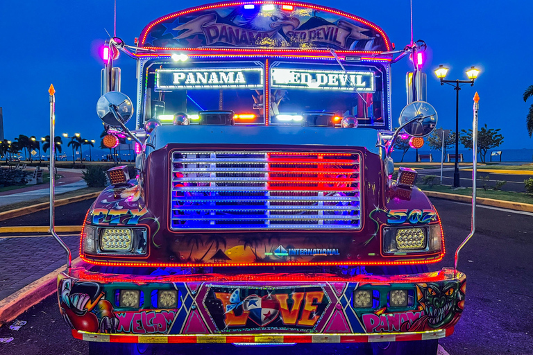 Panama City: Tour in Chiva Turística & Amador & Rooftop Bar