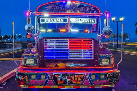 Panama City: Tour in a Tourist Chiva & Amador & Rooftop Bar