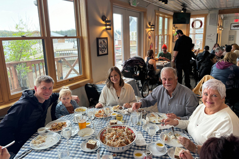 凯奇坎伐木工表演和螃蟹盛宴