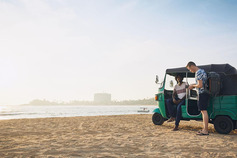 Chilaw: Tuk Tuk Tour with Local Markets and Temples