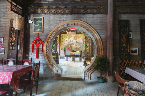 Guilin: Elephant Trunk Hill, Sun Moon Towers & Cave Tour