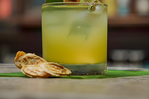 Mix Cocktails & Hidden Bar Scavenger Hunt In Chinatown