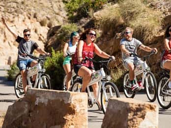 Tour autoguidato in bicicletta elettrica di mezza giornata a Benidorm e Altea