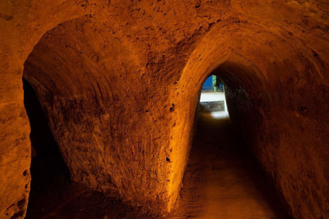 Excursão aos túneis de Cu Chi e ao Delta do Mekong em um dia