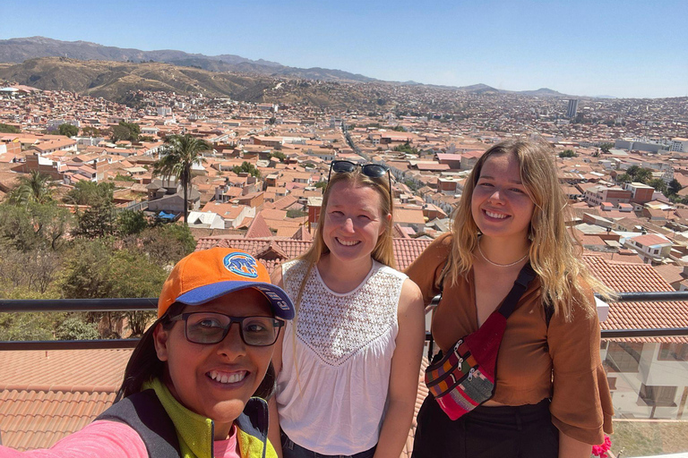 Caminando con May y María por Sucre, la "Ciudad Museo"