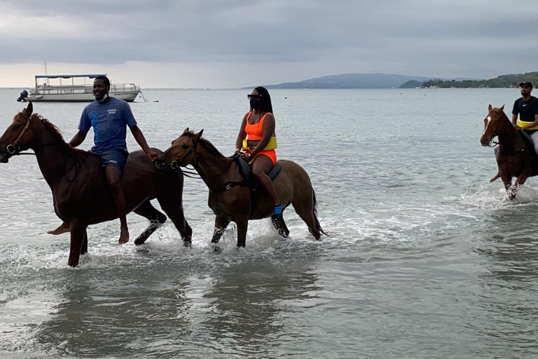 Trou bleu et randonnée à cheval au départ de Montego Bay