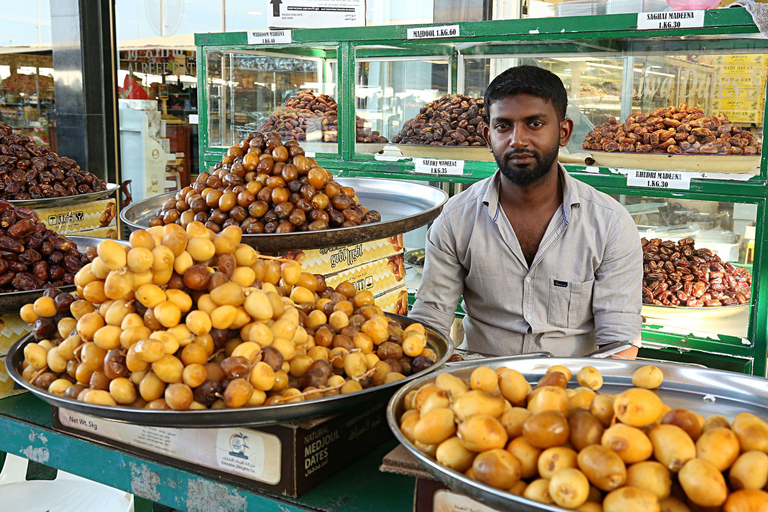جولة ثقافية ميسورة التكلفة في أبو ظبي لمدة يوم واحدجولة ليوم واحد في أبو ظبي الثقافية مع مرشد سياحي