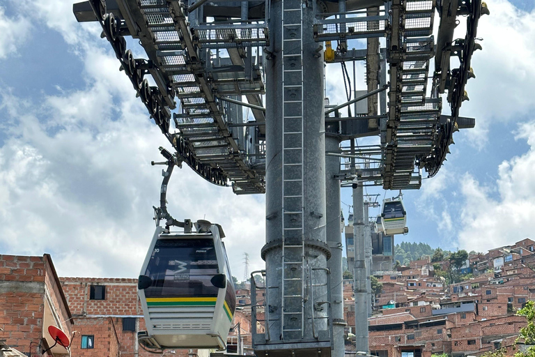 Tour urbano di Medellín: colline, storia, quartieri e resilienza