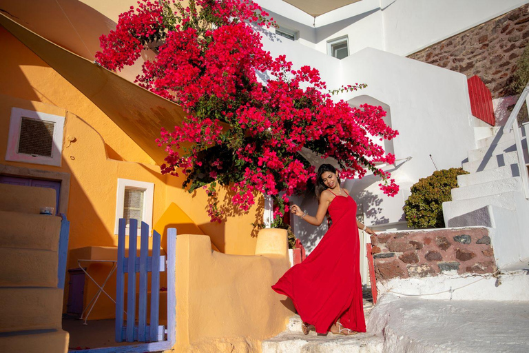 Santorini: Sesión de fotos profesional en el pueblo de OiaSantorini: Oia Village Premium Photo Shoot (25 fotos)