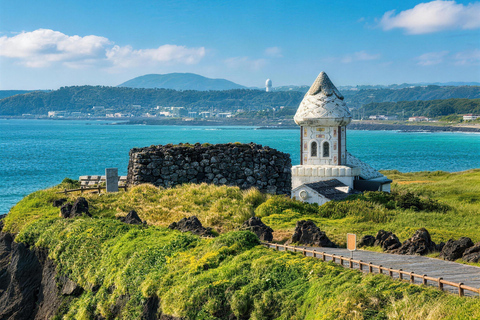 Jeju: Udo Island E-Bike Ride & Insta-Worthy Sea-View Cafe Ultimate Adventure Tour (e-Bike+Speedboat included)