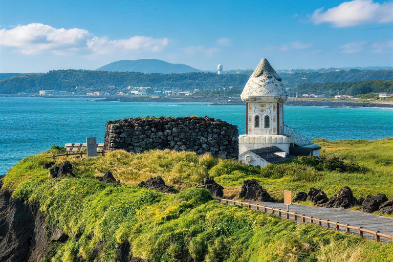 Jeju: Udo Island E-Bike Ride & Insta-Worthy Sea-View Cafe Ultimate Adventure Tour (e-Bike+Speedboat included)