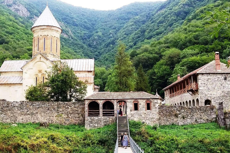 Tbilisi: Mtskheta, Armazi Fortress & Saakadze Tour