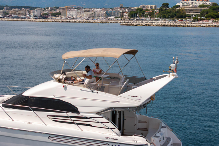 Juan-les-Pins: Boat rental to the Lérins Islands with a skipper Full day – 8 hours