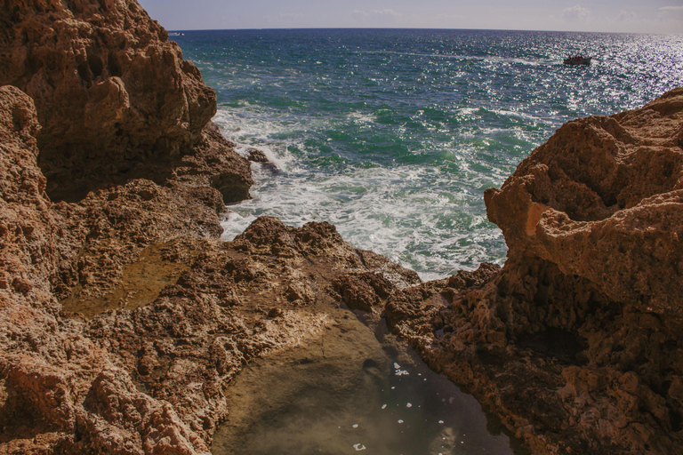 Albufeira: Grotta di Benagil, Algar Seco e Passeggiata Avventura a MarinhaTour mattutino