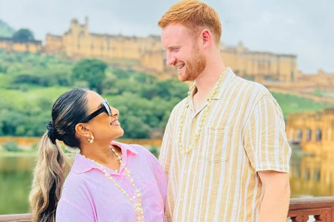 Z Delhi: prywatna wycieczka z przewodnikiem po Jaipurze z odbiorem i dowozemTylko w Jaipurze – samochód, kierowca i przewodnik