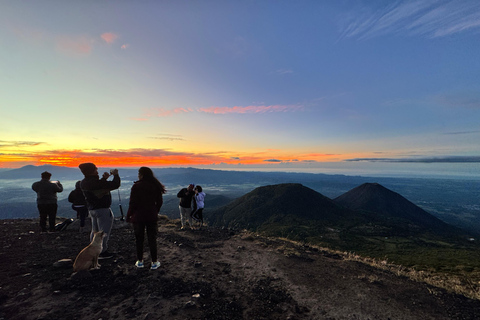 Salwador: wschód słońca na Santa Ana i wędrówka na wulkan IzalcoSalwador: wschód słońca w Santa Ana i wędrówka na wulkan Izalco