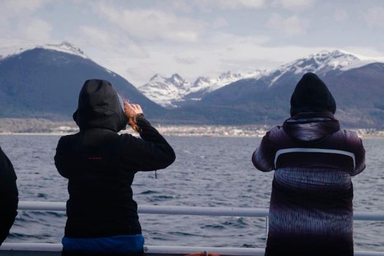 Ushuaia: Boat Trip to Isla Martillo: Penguins in the Beagle Channel Ushuaia: Navigation to Martillo Island: Penguins along the Beagle Channel