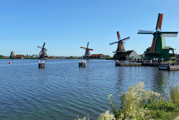 From Amsterdam: Visit Zaanse Schans, Edam & Castle
