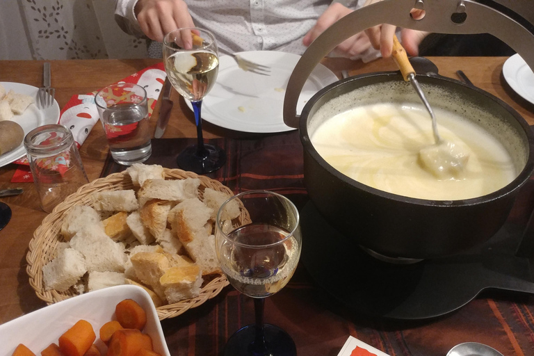 Suiza: Experiencia gastronómica en casa de un lugareñoCena con concierto clásico