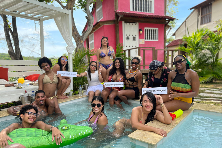 Brunch à volonté Village People au Tiny Village Cartagens