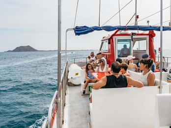 Desde Corralejo: Lobos Island Ferry with Optional Transfer