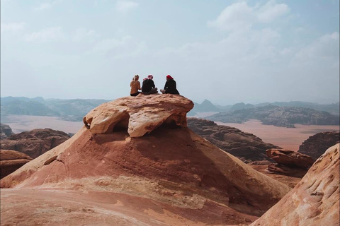 Wadi Rum: Hidden Valleys Tour with Bedouin Lunch