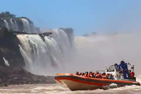 Foz do Iguaçu: Brazilian Falls Trip with Macuco Safari Boat