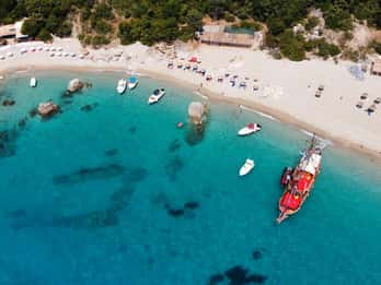 Sarandë: Boat Tour to Kroreza with Snorkelling and Umbrella
