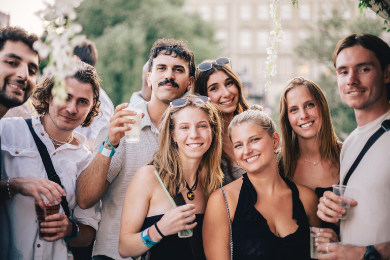 Drunken Monkey Prag Bootsparty mit offener Bar im Duplex ClubDrunken Monkey Prag Bootsparty (KEINE offene Bar oder Duplex)