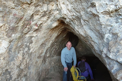 贝尔尼亚山脉环线：穿越 Forat 隧道的导览徒步提供接送服务