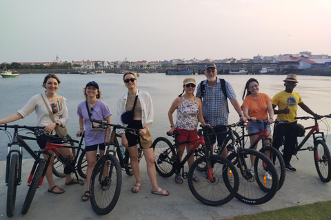 Tour a pie por el Casco Viejo con lugareños