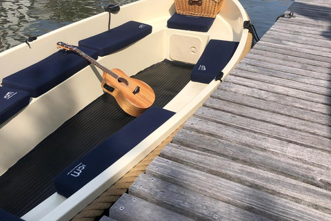 Utrecht: Private Electric Boat Rental