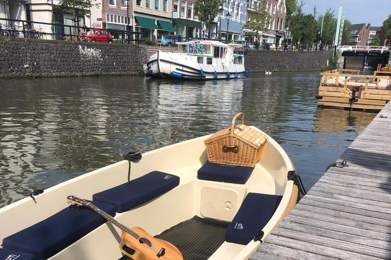 Utrecht: Private Electric Boat Rental
