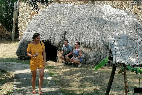 مومباسا: جولة ثقافية مع مرشد في قرية نغومونغو.