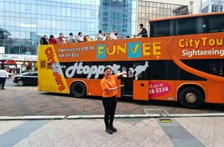 2-Stunden-Ticket für den Sightseeing-Bus mit offenem Oberdeck in Singapur-Stadt